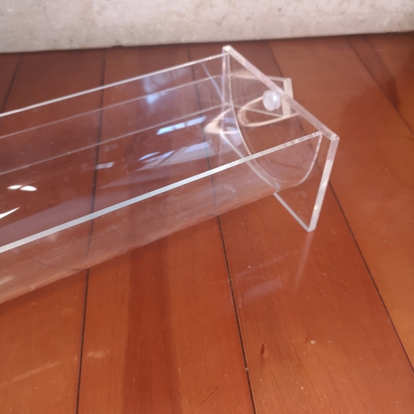 Clear Acrylic Bagel 5" x 12" Cradle / Biscuits Stand Serving Tray With Handle - Picture 3 of 8